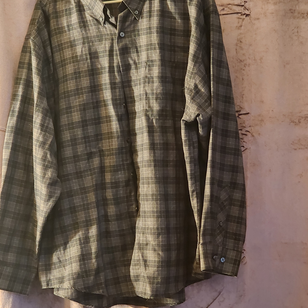 Van Heusen Gray Plaid Dress Shirt